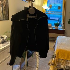 TAHARI BLACK SWEATER ZIP UP